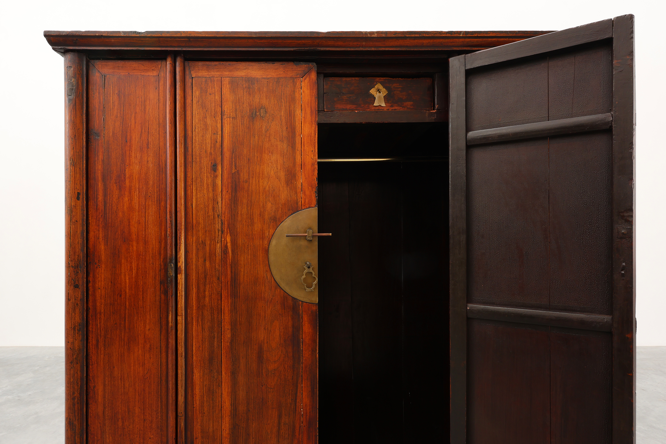 Large wooden Chinese 19th Century Qing Dynasty Wedding or Tapering Cabinet thumbnail
